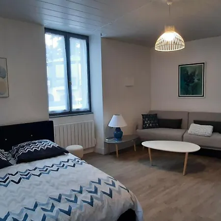 Renove Avec Balcon 公寓 艾克斯莱班