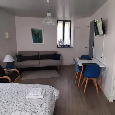 Renove Avec Balcon 公寓