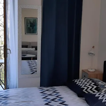 Renove Avec Balcon 公寓 艾克斯莱班